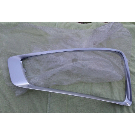 Cadre de phare antibrouillard pare-chocs avant Aero